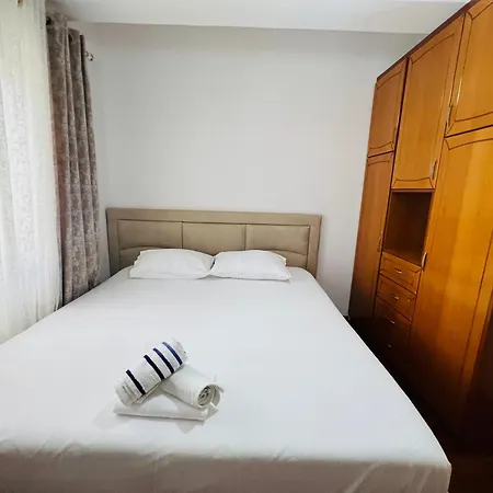 Riza 아파트 Sarandë